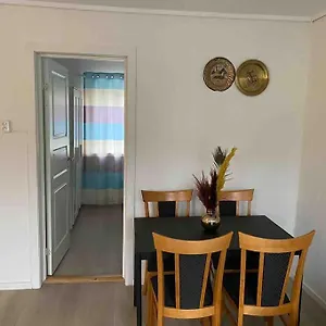 Lovely 2 Bedroom With Free Parking Apartment Bergen