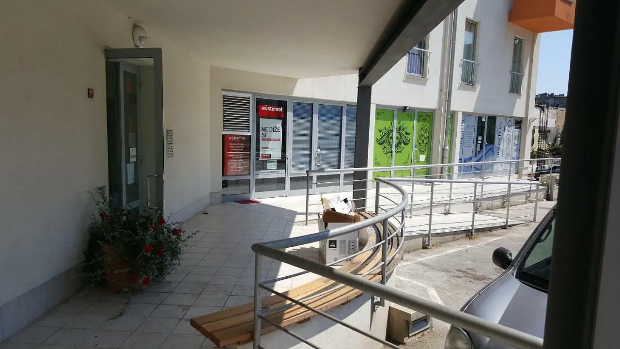 Apartman Vip, With Free Garage Parking Pula 0*,