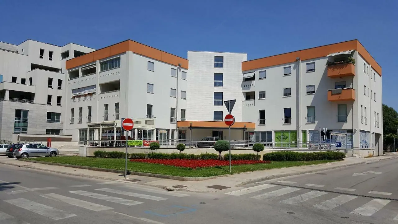 Apartman Vip, With Free Garage Parking Pula